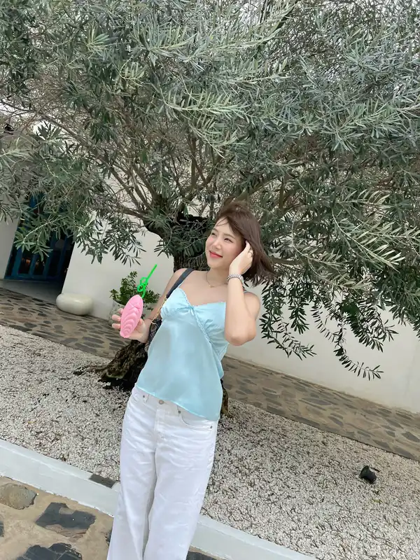 พลอยหมวย