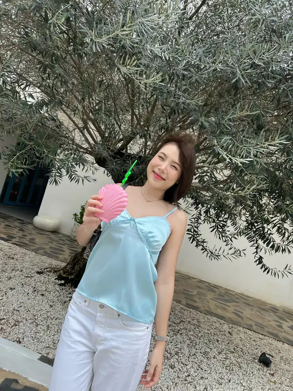 พลอยหมวย