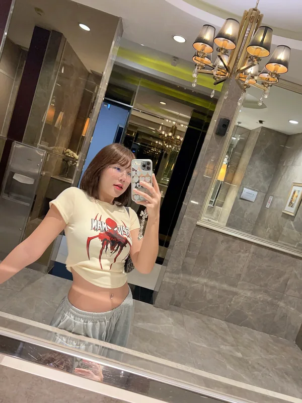 พลอยหมวย